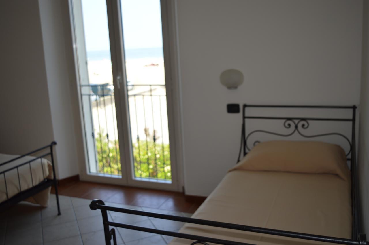 Residenza Villa Margherita Rimini Kültér fotó